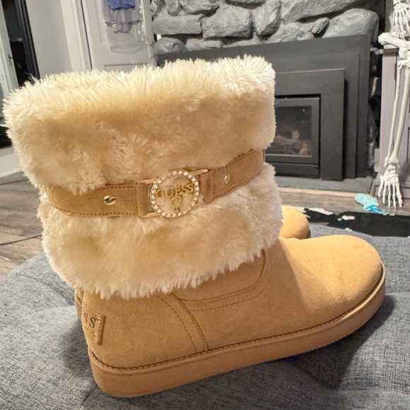 Guess Cream and Tan Fur Boots - Picture 5 of 7